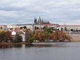Чехия хочет сделать выдачу виз россиянам сложнее, дольше и вдвое дороже