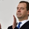 Медведев поддержал поправки к законопроекту о перерасчете надбавок к пенсиям