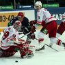 Юниорская сборная РФ по хоккею празднует Новый год победой