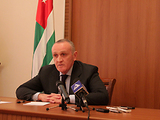 Оппозиционеры штурмуют администрацию президента Абхазии