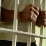 Суд арестовал двух уфимцев, спьяну избивших инспектора ДПС за "мигалку"