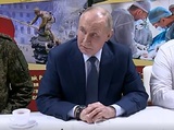 Путин: РФ готова приостановить боевые действия и пустить СМИ в зоны окружения противника