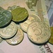 Росстат: 15% семей хватает денег только на еду