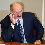 Новоизбранный президент Белоруссии Лукашенко отложил официальный визит в Москву