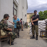 Мирный план Порошенко дает сбой: ополченцы не бросают оружие