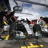 Формула-1: Хэмилтон выиграл первую квалификацию по новым правилам