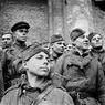 Командующий обороной Берлина сам сообщил, что Гитлера больше нет, и военные "оставлены одни"
