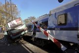 При столкновении поезда с автобусом на Украине погибли 12 человек