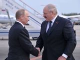 После "не самой легкой ночи" Путин покинул Дворец Независимости в Минске