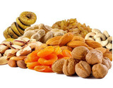 Медики напоминают о пользе включения порции орехов в ежедневный рацион