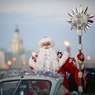 Деды Морозы у метро в Москве будут раздавать леденцы бесплатно