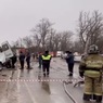 В Ставропольском крае столкнулись микроавтобус и грузовик, в Нижегородской области - около 50 машин