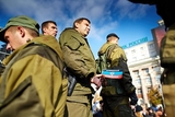 Группа военных продвигается к Донецку, соблюдая инкогнито (ВИДЕО)