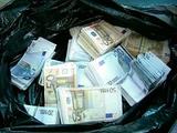Грабители в масках отняли у москвички 18 млн рублей