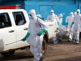 Заразившийся вирусом Эбола врач идёт на поправку