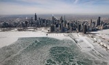 Полярный циклон превратил Чикаго в «ледяное царство»