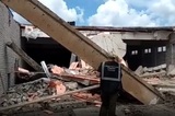СК показал видео с места обрушения ТЦ в Кировской области