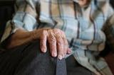 91-летний ветеран войны покончил с собой из-за мошенниц