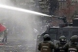 Полиция разогнала протестующих в центре Еревана с помощью водометов