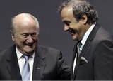Платини призвал Блаттера покинуть пост президента ФИФА