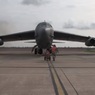 Запуск двигателей ядерного бомбардировщика B-52 порохом попал на видео