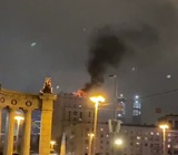 В центре Москвы загорелась крыша жилого дома