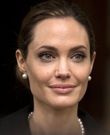 После ДТП травмированная Анджелина Джоли доставлена в больницу