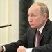 Путин отправил в отставку семерых генералов и полковника