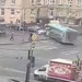 В Петербурге автобус въехал в остановку, погиб человек