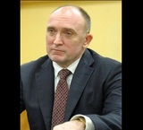 Бывшего губернатора Челябинской области объявили в розыск, но он уже далеко