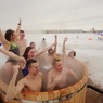 На Камчатке и Чукотке крещенское купание организовано в горячих источниках.