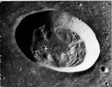 Два новых кратера обнаружены на темной стороне Луны