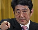 Премьер Японии хочет поставить точку в «ненормальном» территориальном споре