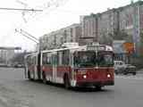 В Челябинске мужчина погиб под колесами троллейбуса