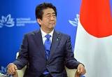 Премьер-министр Японии рассказал, что обсуждал с Трампом антироссийские санкции
