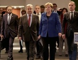 В Берлине договорились об отказе от поставок оружия и иной помощи в Ливию