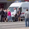 В Москве видео, как девушку запихивают в машину, объяснили отправкой в клинику на лечение от зависимости