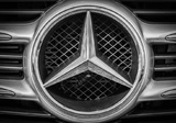 Mercedes-Benz продаст свои доли в российских "дочках" компании "Автодом"