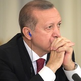 Эрдоган упал в обморок во время молитвы в мечети