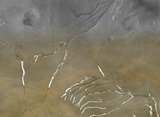 Ученые: Марс был покрыт ледниками, а не реками