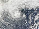 Мощный циклон несет угрозу ЧС в пять регионов Дальнего Востока