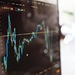 Российский рынок акций на старте утренней сессии продолжил снижение после вчерашнего обвала