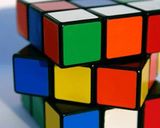 Робот собрал кубик Рубика за 0,9 секунды