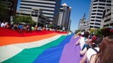 В США полицейского отстранили за отказ работать на гей-параде
