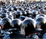 В Киеве Майдан продолжает биться с милицией