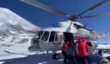 Трех оставшихся в живых туристов эвакуировали с Ключевской сопки вертолетом