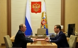 Медведев с Путиным обсудил задержание Улюкаева по подозрению в получении взятки