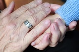 Медики рассказали о вреде чрезмерной бабушкиной любви