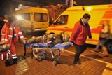 Спасатели в Риге ищут людей под завалами с помощью мобильных