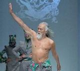 79-летняя модель с бородой стала звездой подиума (ФОТО)